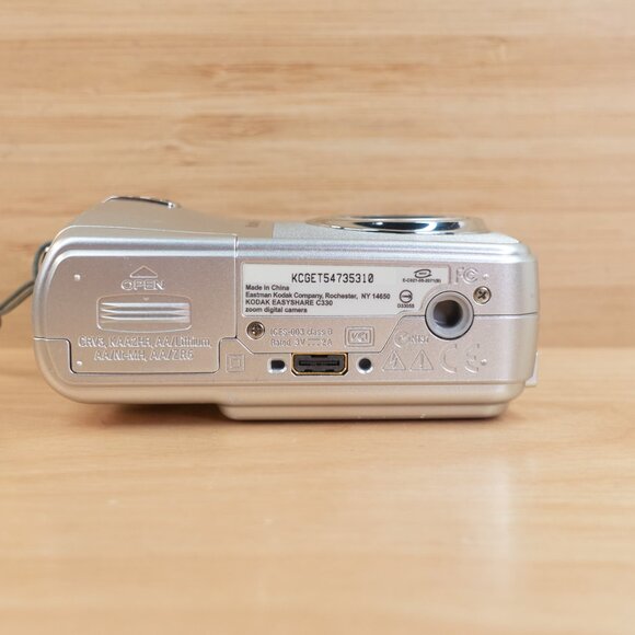Kodak EasyShare C330 / 4MP Digital Camera / 3x Optical Zoom / Tested & Working - Picture 7 of 8